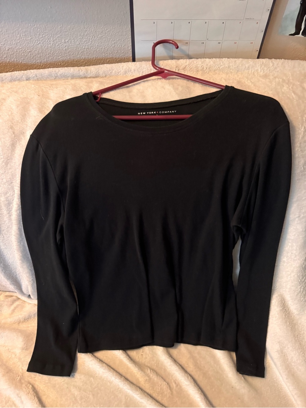 New York & Company Black Crewneck Long-Sleeve Shirt